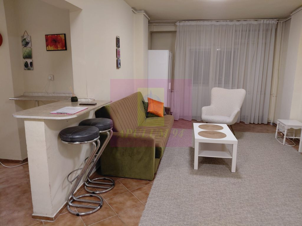Apartament de 2 camere bd Decebal stradal