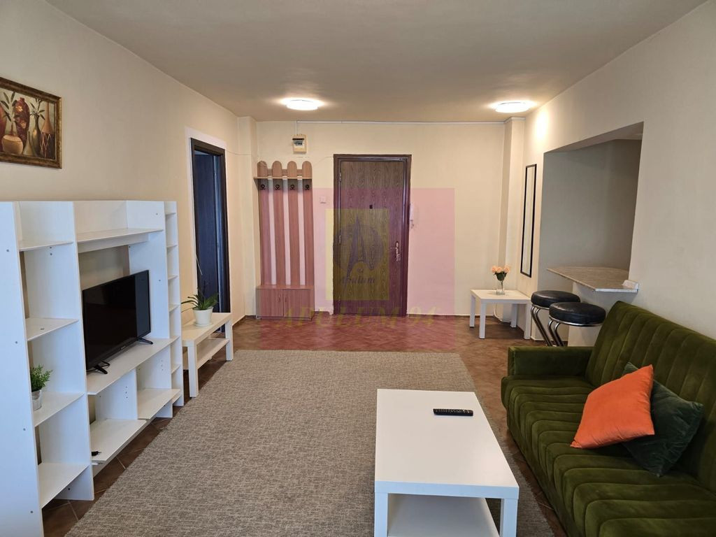 Vanzare apartament 2 camere bd Decebal stradal, parking