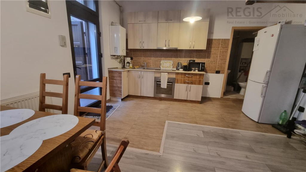 Apartament de 3 camere la casa zona Centrul Istoric