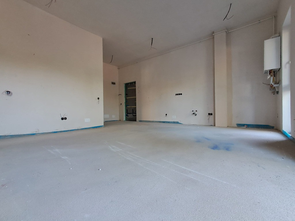 Apartament 3 camere, 2 bai, dressing, 70 mp Floresti