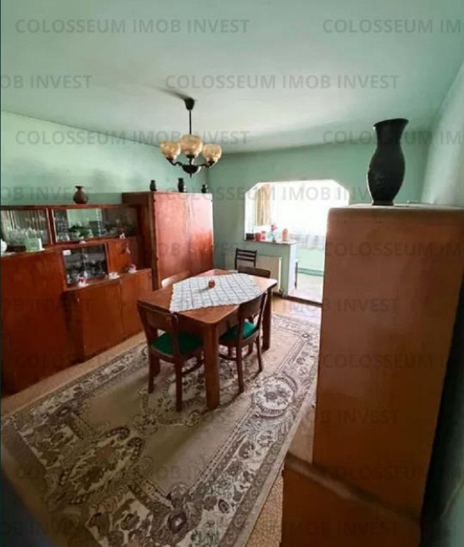 De renovat - Apart. 3 camere, 2 bai, decomndat, etaj 1/4, Tractorul!
