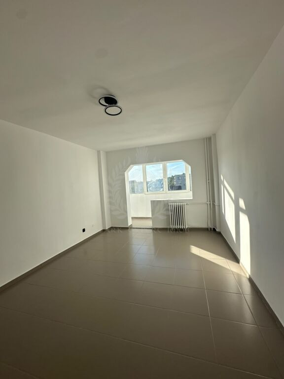 APARTAMENT 4 CAMERE // ZONA ENACHITA VACARESCU// 84 MP