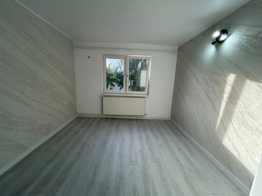 Garsoniera decomandata, confort 2, Obor, etaj 2. Renovata 20