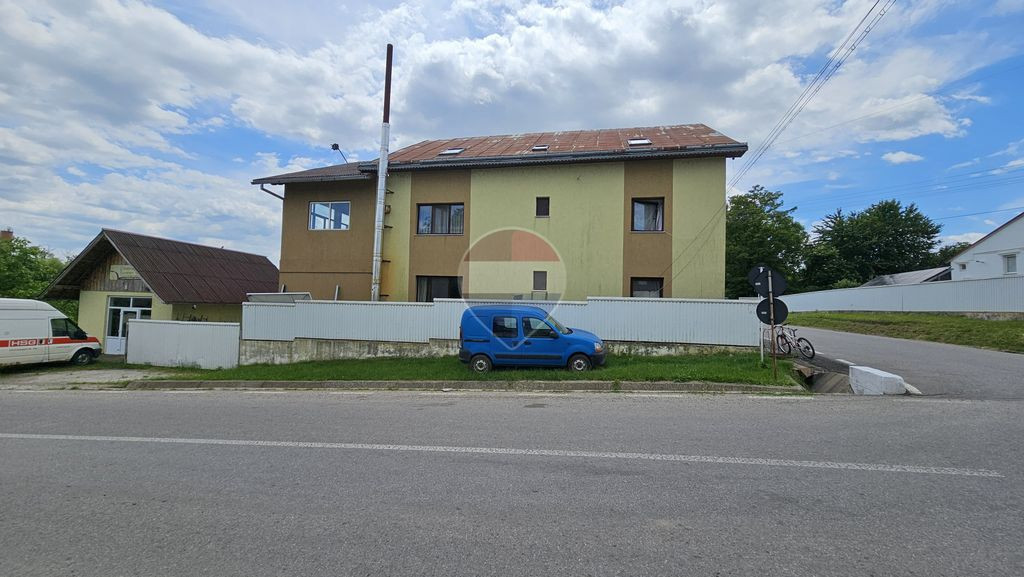 Casă / Vilă cu 900 teren intravilan, Salcea, Suceava