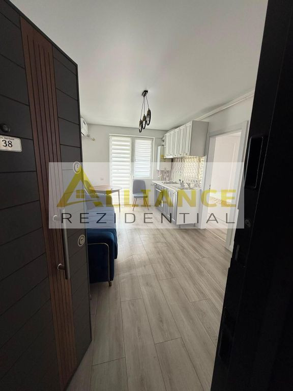 2 camere open space Nou, Metrou aparatorii patriei parcare 40 euro