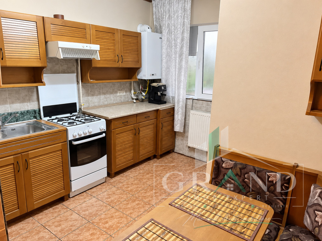 Apartament 3 camere de închiriat, str. Năsăud