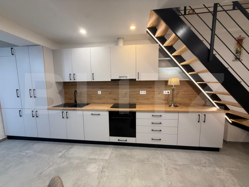 Apartament de inchiriat - 3 camere - Zona Semicentrala - Nou
