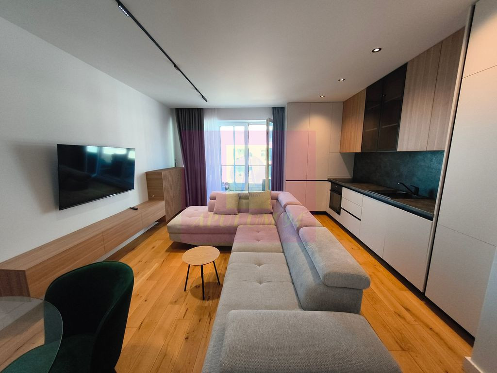 Apartament 3 Camere Lebăda Lake Residence