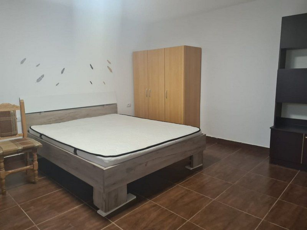 Garsoniera mobilata si utilata - zona garii 200 euro