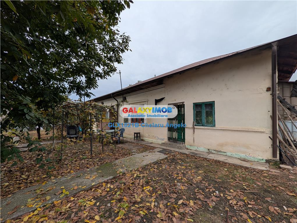 Orasti casa batraneasca, teren 1400 mp deschidere 28 ml,toat