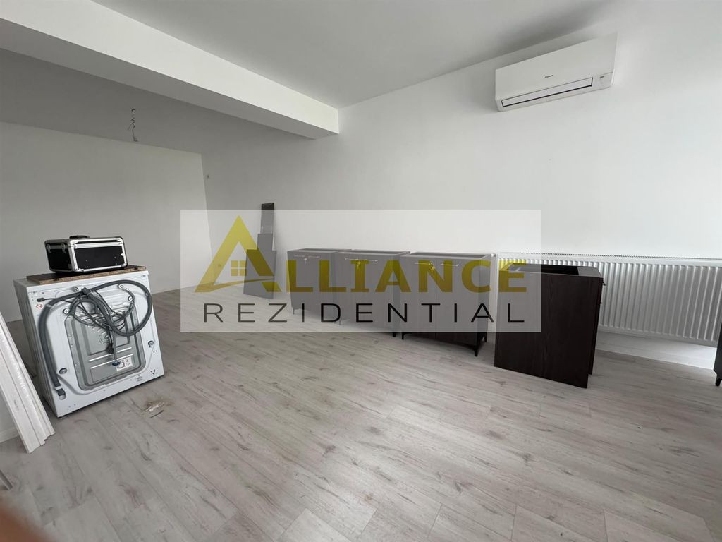 DUPLEX - 4 CAMERE 3 BAI - GATA DE MUTAT