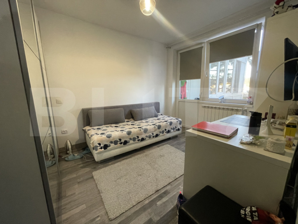 Apartament 3 camere, 50 mp, etaj 4 – zonă semicentrală