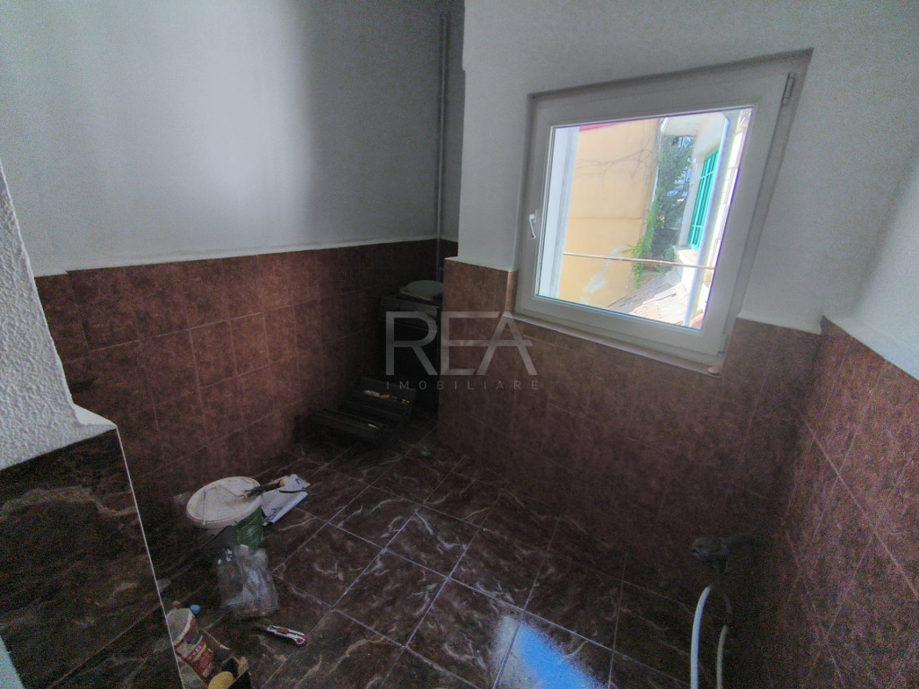 Apartament 3 camere cu acces în pod – zona Uranus