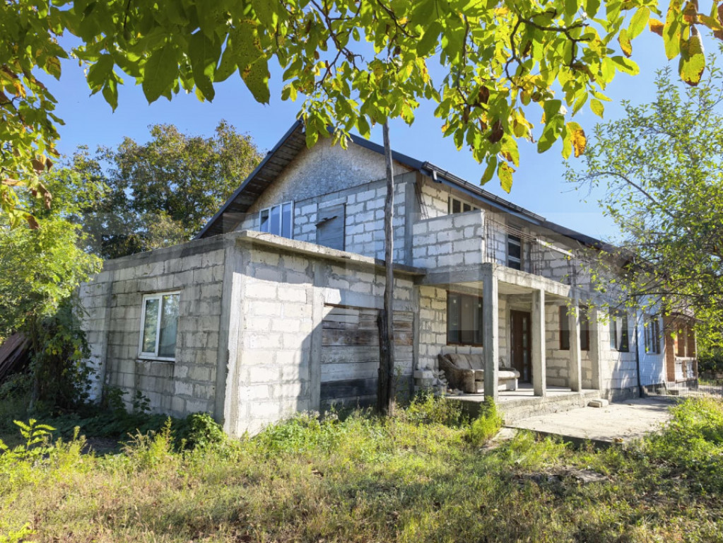 Casă duplex intabulata , 226 mp utili si 4600 mp teren lin