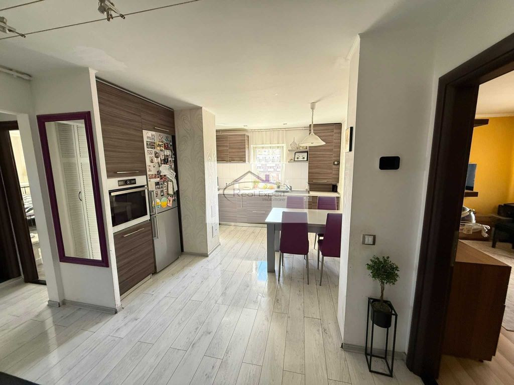 Apartament 3 camere, decomandat, în Mărăști, Cluj-Napoca