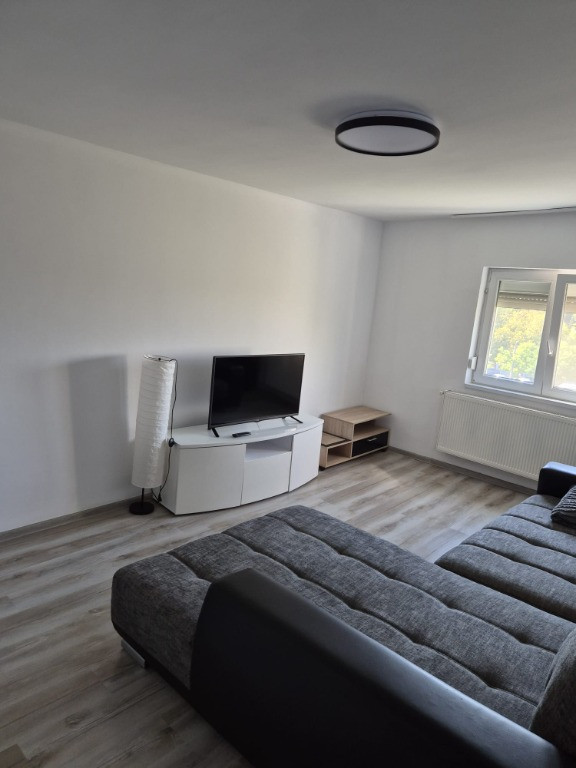 Apartament 3 camere, 75 mp – Str. Perlei