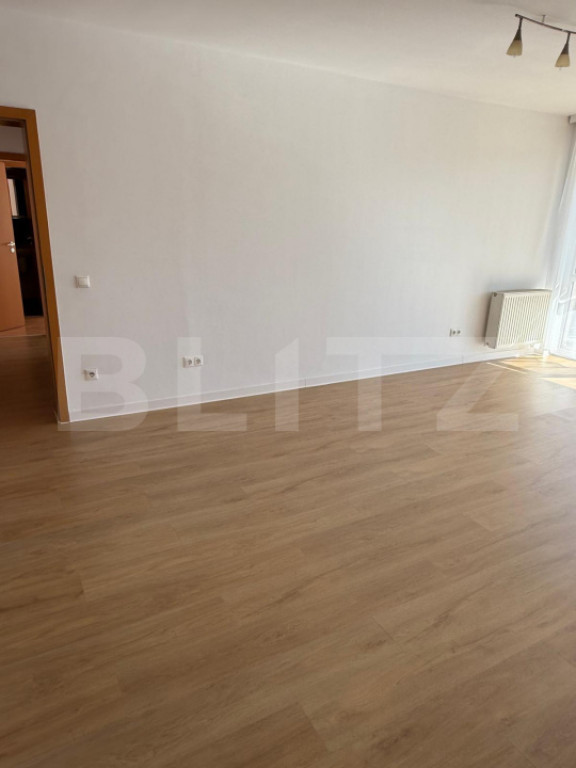 Apartament 3 camere, 2 bai, etaj intermediar, parcare, boxa,