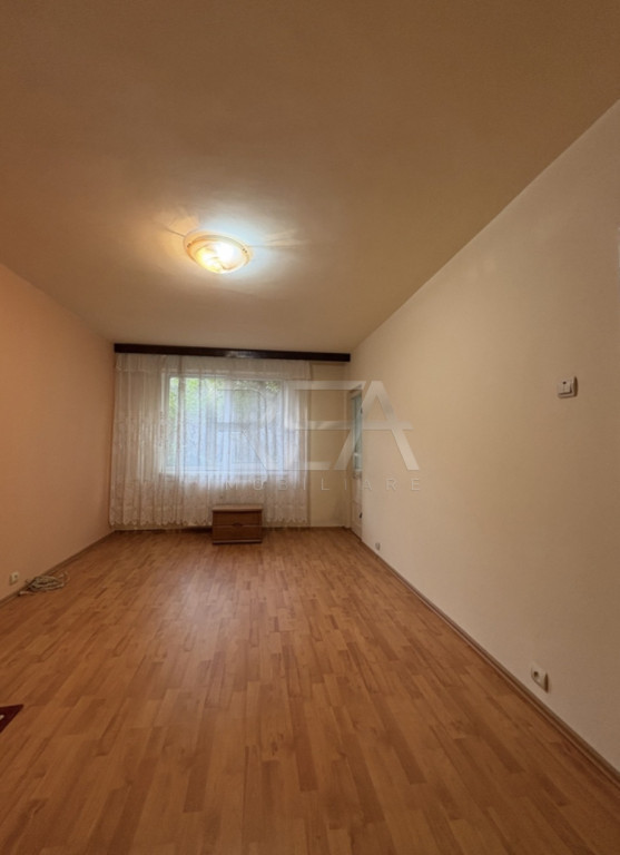 2 camere, decomandat, et 3/8, 53mp, bloc1985-Crangasi