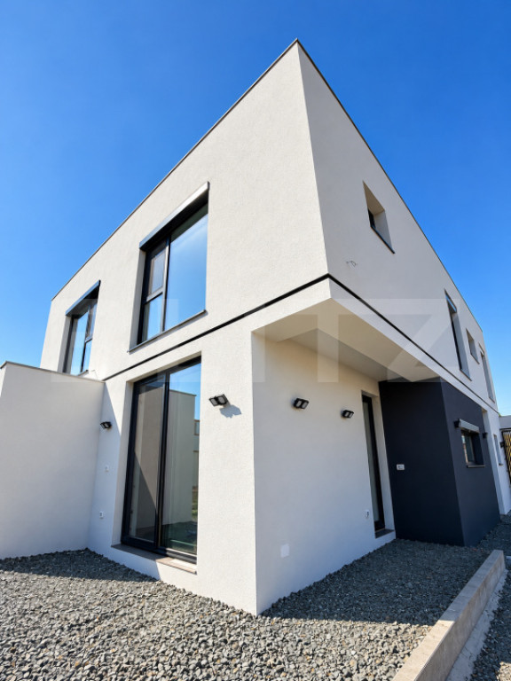 Duplex contemporan | 147 mp utili | 4 dormitoare | Stradă ?