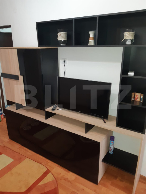 Garsonieră de închiriat — Str. Slatinei, Cartierul Deceb