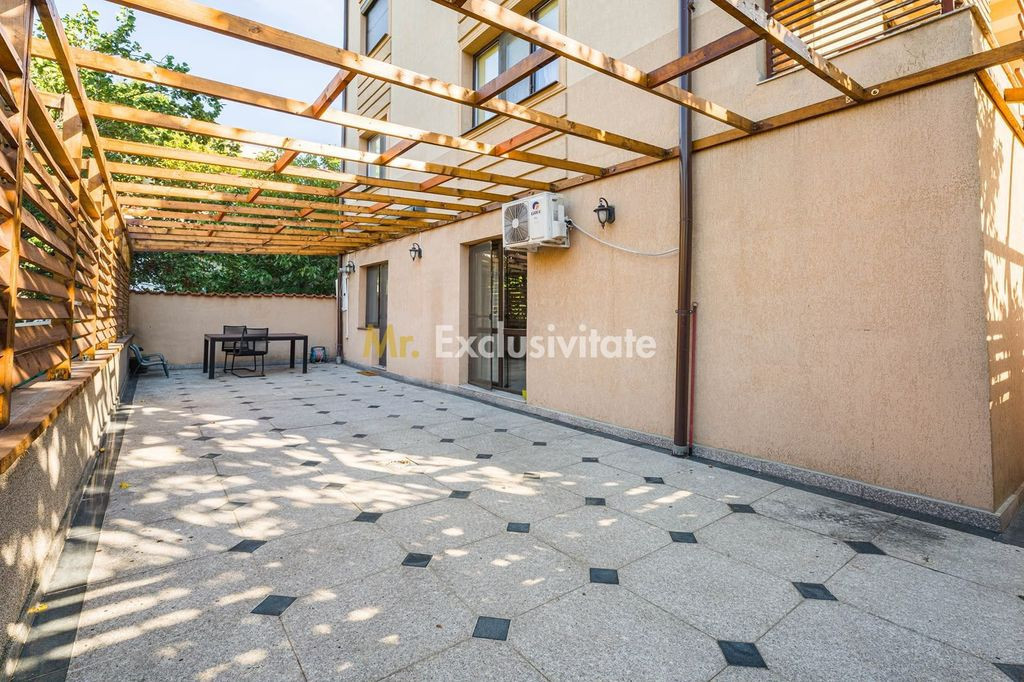 Apartament 4 camere | 2 locuri de parcare | Curte proprie | Lacul Tei