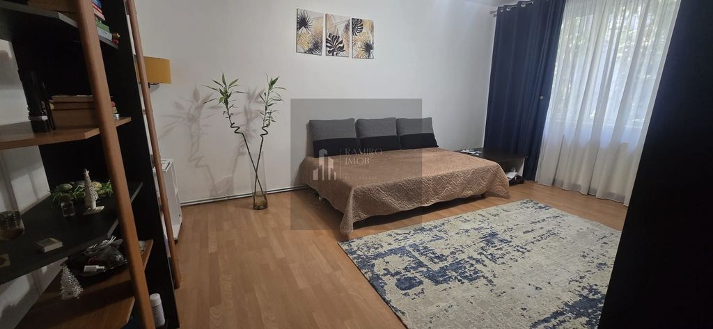 3 camere 5 minute METROU 1 DECEMBRIE/decomandat/centrala