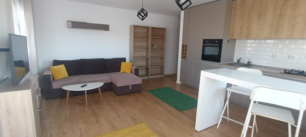 Inchiriere Apartament 3 camere semidecomandat, 70 mp , Avram Iancu
