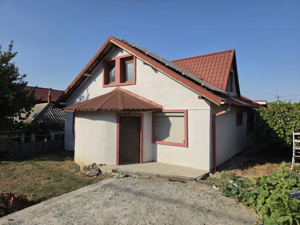 CASA 5 CAMERE , SUPRAFATA TOTALA 90 MP , TEREN 512 MP, DESCH