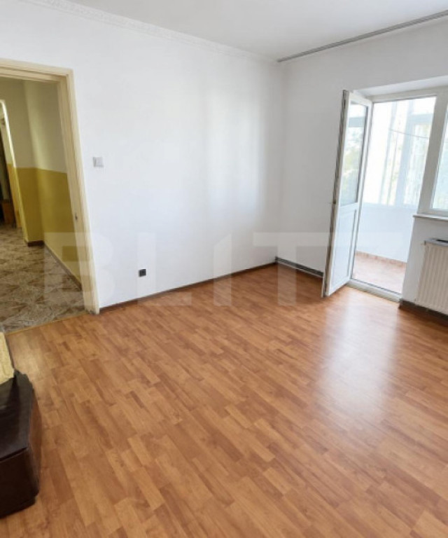 Apartament cu 2 camere, decomandat, 50 mp, cu 2 balcoane și