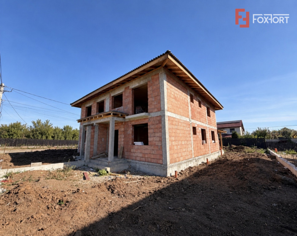 Duplex cu 5 camere, teren 360 mp cu toate utilitatile - Sana