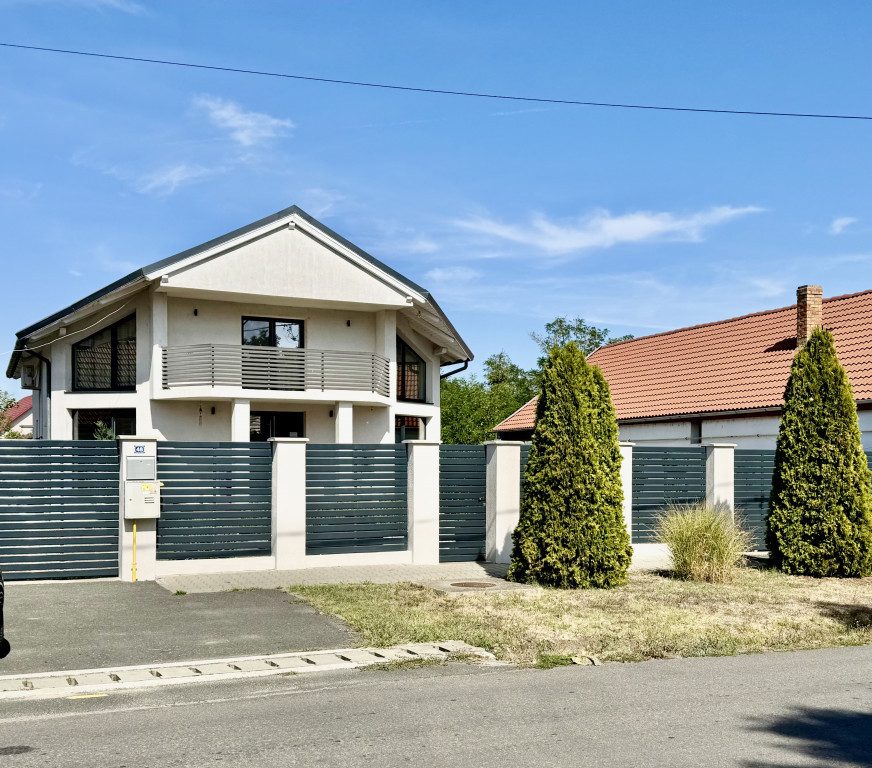 Casă modernă P+M, construcție nouă 2015 Pecica