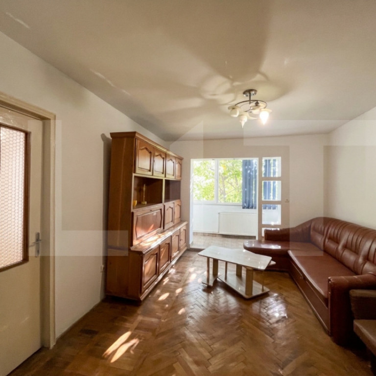 Apartament de 4 camere,zona Complex Bulevard