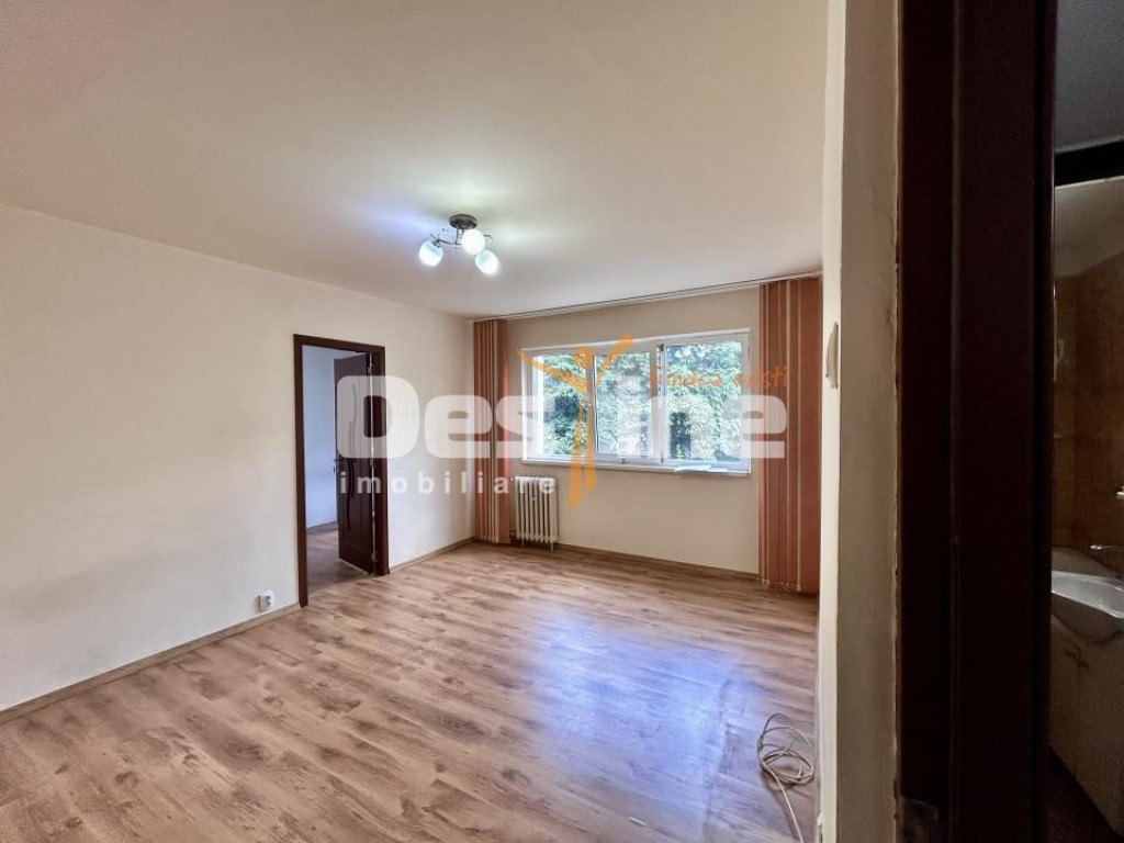 Apartament 2 camere, etaj 1, balcon, Vest, Ploiesti