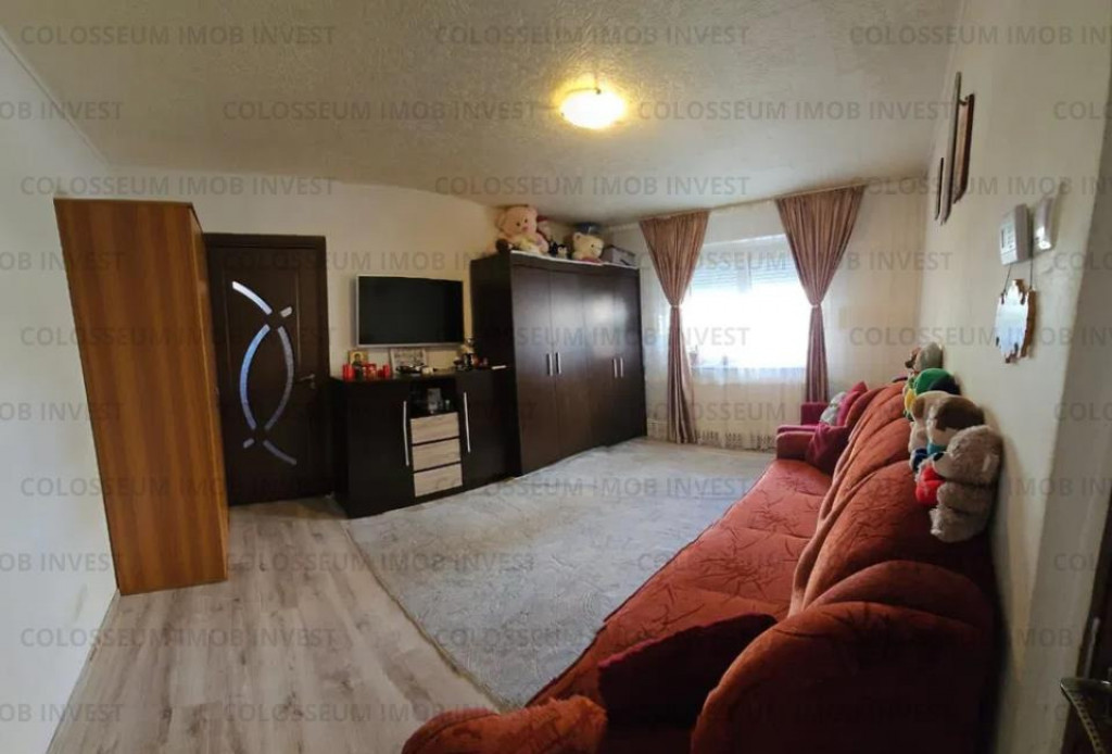 Apartament 2 camere, semidecomandat - zona Tractorul