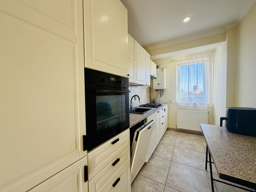 Apartament premium 3 camere poziționare excelentă Str Tine