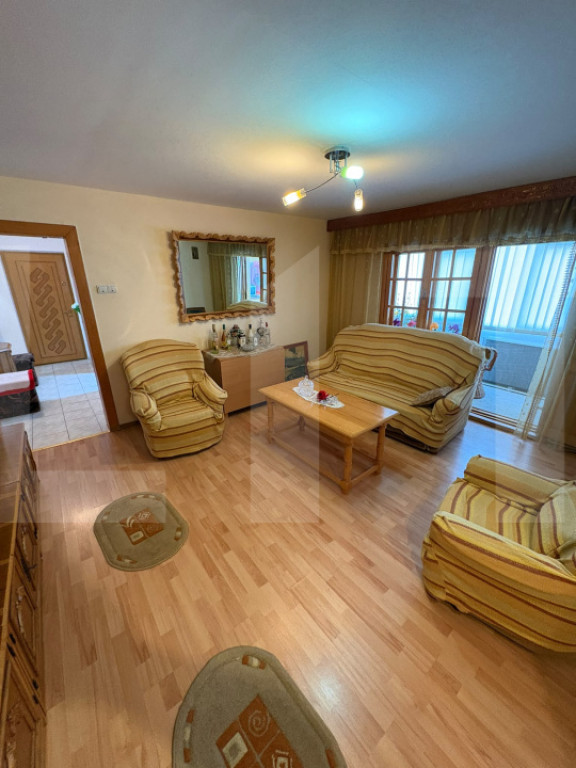 Apartament 2 camere- semidecomandat- 56 mp -Zona Capat la 1