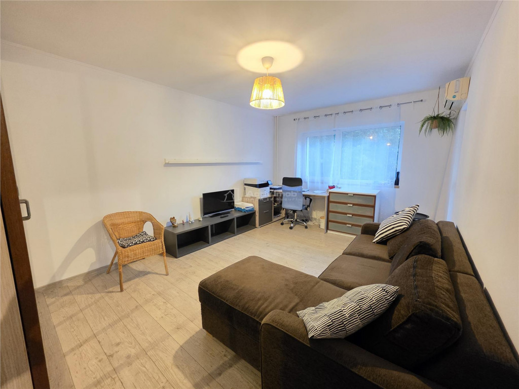 Apartament 4 camere Timpuri Noi - Mall Vitan 100mp 865 EUR