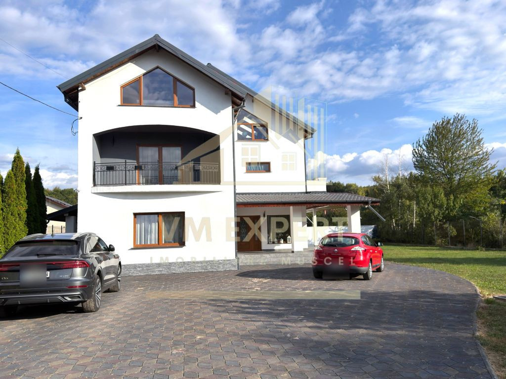 CASĂ 5 CAMERE TEREN 1600 MP CAMPULUNG