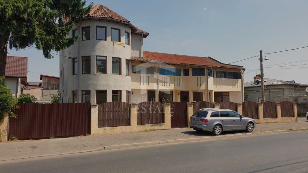 Casa pe strada Torcatori, ideala pentru afacerea ta (cabinete/birouri)