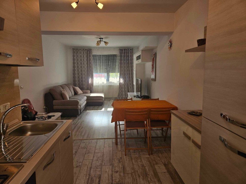 Apartament 2 camere zona TRACTORUL,str George Bacovia