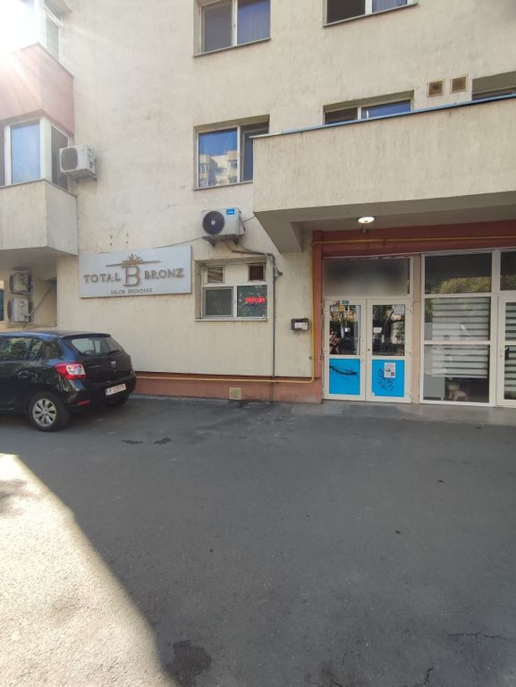 Spatiu comercial cu chirias, 53mp, stradal, zona Bl. Chisinau