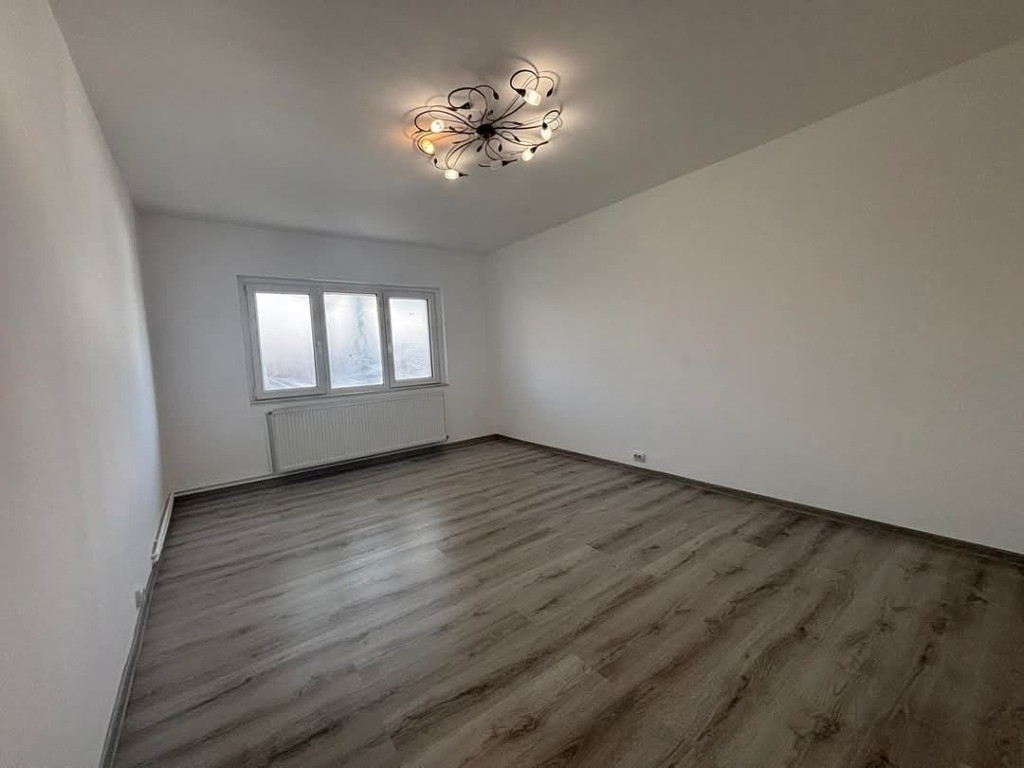 P.Rares, 3 camere, parter cu extindere