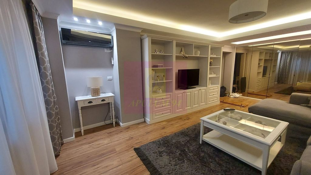 Vand apartament 3 camere Bd Libertatii