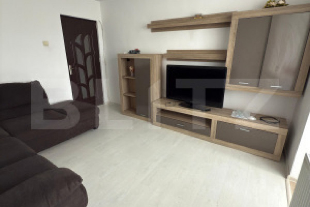 Apartament cu 2 camere, 38 mp, zona Vest
