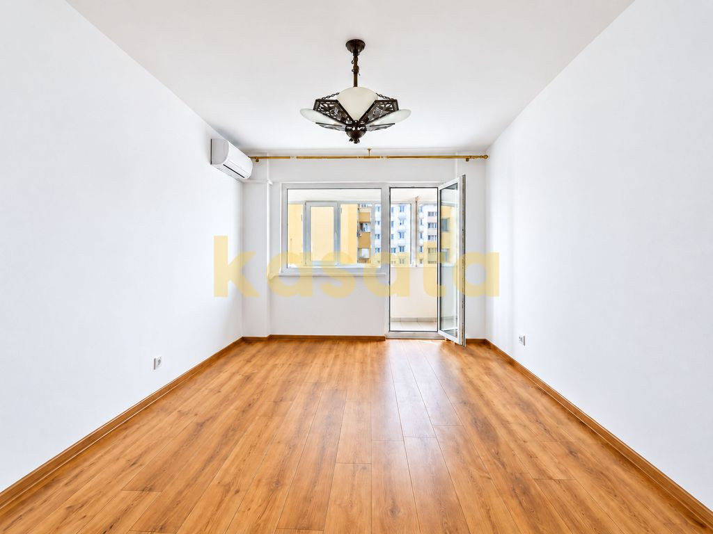 Vand apartament 3 camere, semidecomandat,etaj 9 din 10, Piata Iancului