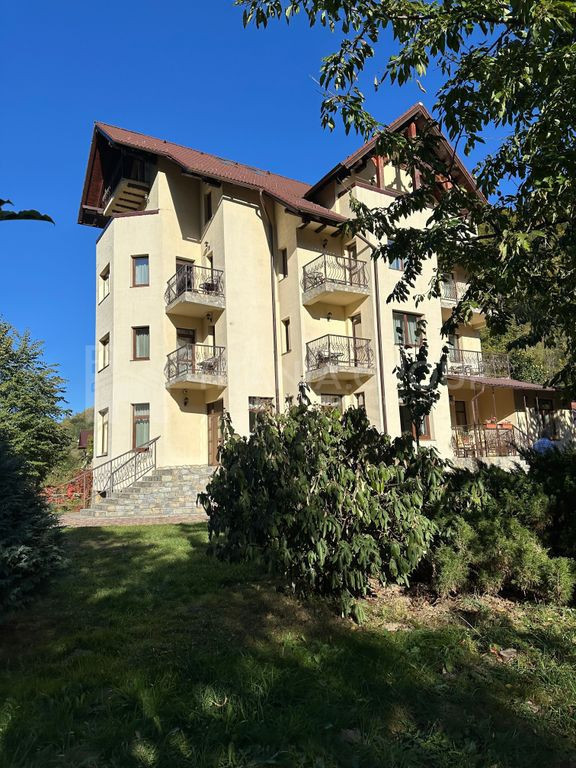 IMOBIL DE ÎNCHIRIAT, TEREN 2.000 MP, 17 CAMERE, MOIECIU DE JOS
