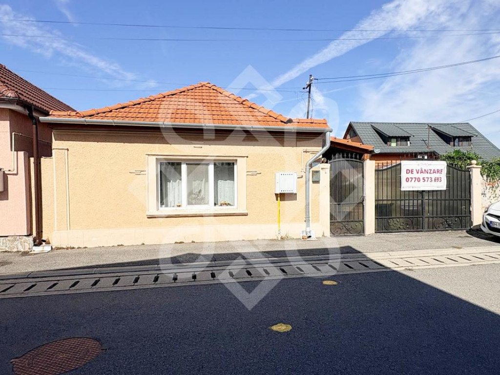 Proprietate cu 2 case de vanzare in cartier Nufarul, Oradea
