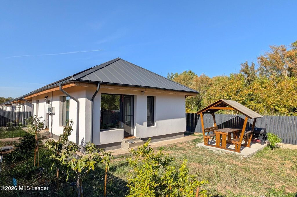 Clinceni - Padure, Casa 3 camere 2 bai, Fotovoltaice 10kW baterie16kWh