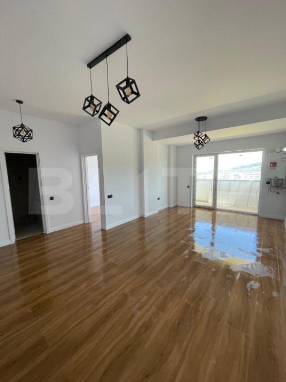 Apartament cu 2 camere, 45 mp, zona Floresti