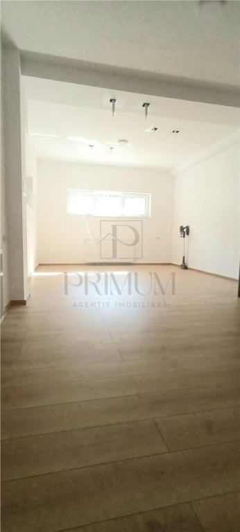 Spatiu comercial open-space pentru birouri,sala sport - Comp